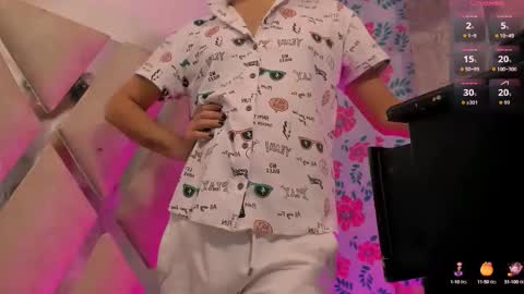 Snapshot of emelyrousse chatting on September 29, 2025, 11:48 am emely online show from September 29, 2025, 11:48 am