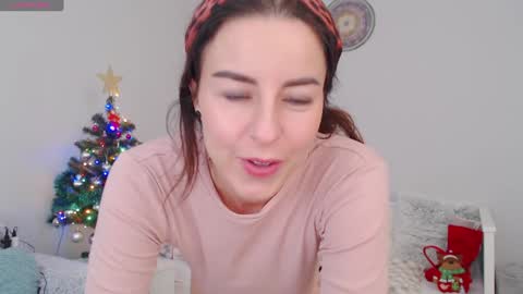 Snapshot of emerald_kittycat chatting on January 17, 2025, 11:38 am just me online show from January 17, 2025, 11:38 am