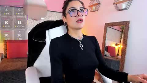 Esmeralda online show from November 7, 2025, 1:11 pm