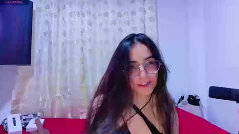 Snapshot of emi_roberts chatting on September 20, 2025, 1:28 am Emmily Roberts online show from September 20, 2025, 1:28 am