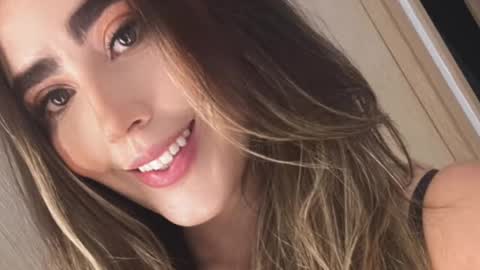 emi_royse online show from February 21, 2025, 8:16 pm