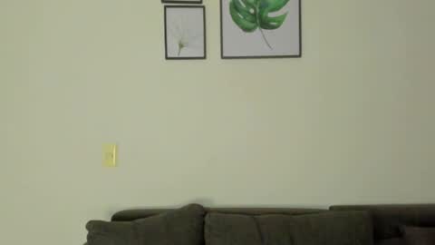 emi_royse online show from March 4, 2026, 1:11 am