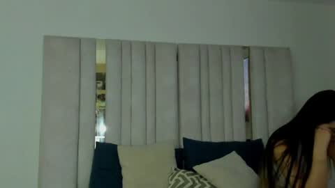 emi_royse online show from May 20, 2026, 11:22 pm