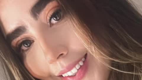 emi_royse online show from May 25, 2026, 8:04 pm