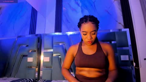 Snapshot of emii_brown chatting on May 5, 2026, 1:35 am Emy online show from May 5, 2026, 1:35 am