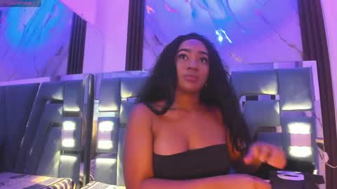 Snapshot of emii_brown chatting on May 30, 2026, 1:46 am Emy online show from May 30, 2026, 1:46 am