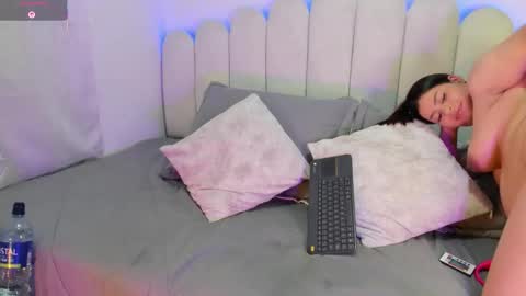 Snapshot of emiily_cooper01 chatting on March 8, 2026, 3:21 am EmilyCooper online show from March 8, 2026, 3:21 am