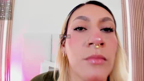 EMILY ROBERTS online show from March 17, 2026, 7:17 pm