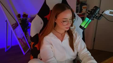 Emili online show from March 11, 2025, 12:17 pm