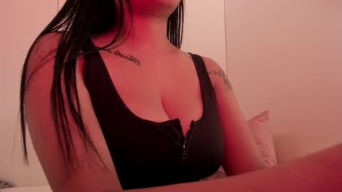 Snapshot of emilia_ghendle chatting on December 5, 2024, 3:48 am Emilia Big Boobs online show from December 5, 2024, 3:48 am