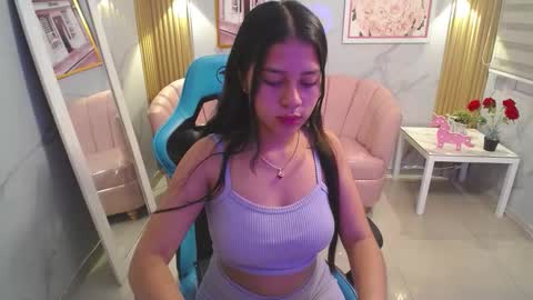 Snapshot of emilia_love_a chatting on October 10, 2025, 4:33 am Emilia online show from October 10, 2025, 4:33 am