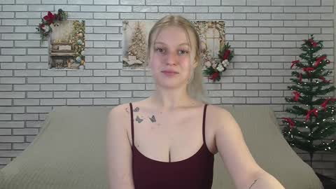 Snapshot of emiliaduchess chatting on December 20, 2024, 4:25 pm Amili online show from December 20, 2024, 4:25 pm