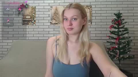 Snapshot of emiliaduchess chatting on January 25, 2025, 8:00 am Amili online show from January 25, 2025, 8:00 am