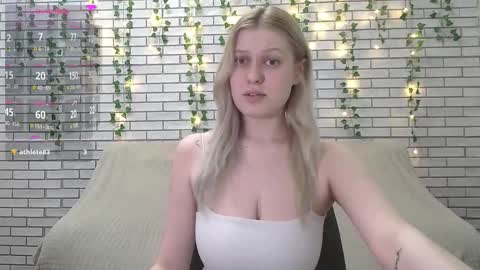 Snapshot of emiliaduchess chatting on February 13, 2025, 10:02 am Amili online show from February 13, 2025, 10:02 am