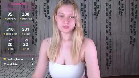 Snapshot of emiliaduchess chatting on November 17, 2025, 2:56 pm Amili online show from November 17, 2025, 2:56 pm