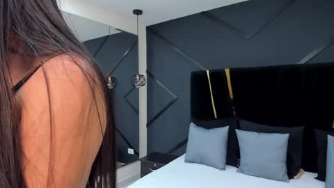 Emillie online show from December 26, 2024, 5:19 pm