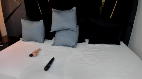 Emillie online show from December 30, 2024, 5:13 pm