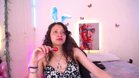 Snapshot of emilirusso chatting on October 27, 2025, 8:57 pm Emili Russo online show from October 27, 2025, 8:57 pm