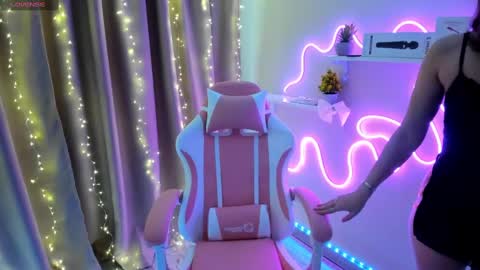 Emiliya online show from March 6, 2025, 2:30 am