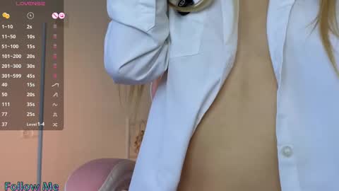 Emilly online show from March 3, 2025, 2:26 pm