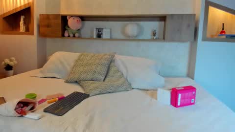 Emily Beaumont. online show from February 22, 2026, 12:47 pm