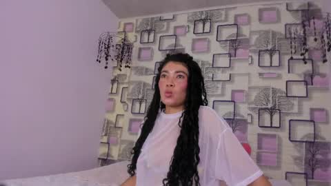 Snapshot of emilly_duque chatting on May 19, 2026, 3:57 am Emilly online show from May 19, 2026, 3:57 am