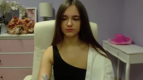 Snapshot of emilly_lust99 chatting on January 29, 2025, 7:46 am Emilly online show from January 29, 2025, 7:46 am