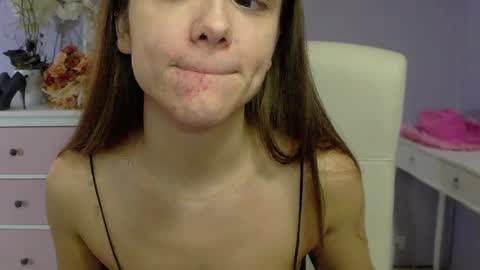 Snapshot of emilly_lust99 chatting on February 17, 2025, 7:26 am Emilly online show from February 17, 2025, 7:26 am