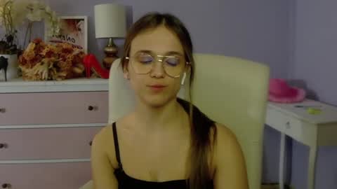 Snapshot of emilly_lust99 chatting on February 27, 2025, 10:59 am Emilly online show from February 27, 2025, 10:59 am