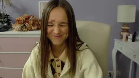 Snapshot of emilly_lust99 chatting on September 30, 2025, 6:51 am Emilly online show from September 30, 2025, 6:51 am