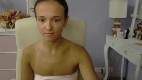 Snapshot of emilly_lust99 chatting on October 28, 2025, 7:34 am Emilly online show from October 28, 2025, 7:34 am