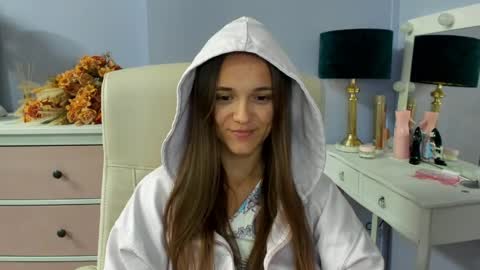 Emilly online show from May 30, 2026, 6:43 am
