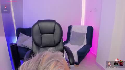 Snapshot of emilly_smith_1 chatting on September 14, 2025, 9:14 pm Emily online show from September 14, 2025, 9:14 pm