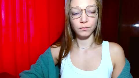 Snapshot of emilly_xkiss chatting on February 2, 2026, 6:23 am Emilly online show from February 2, 2026, 6:23 am