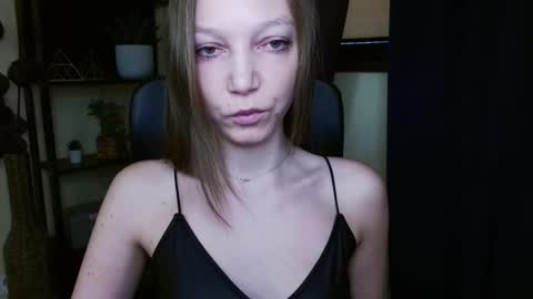 Snapshot of emilly_xkiss chatting on February 21, 2026, 7:31 am Emilly online show from February 21, 2026, 7:31 am