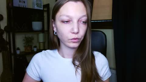 Snapshot of emilly_xkiss chatting on February 24, 2026, 12:36 pm Emilly online show from February 24, 2026, 12:36 pm