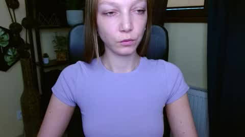 Snapshot of emilly_xkiss chatting on February 26, 2026, 12:04 pm Emilly online show from February 26, 2026, 12:04 pm