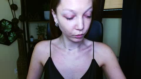 Snapshot of emilly_xkiss chatting on March 2, 2026, 9:49 am Emilly online show from March 2, 2026, 9:49 am