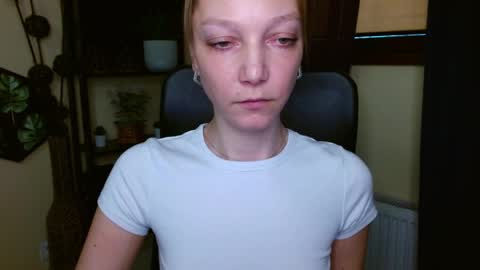 Snapshot of emilly_xkiss chatting on March 7, 2026, 8:22 am Emilly online show from March 7, 2026, 8:22 am