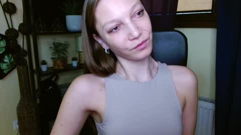 Snapshot of emilly_xkiss chatting on March 11, 2026, 1:28 pm Emilly online show from March 11, 2026, 1:28 pm