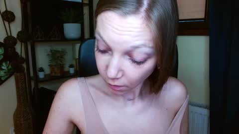 Snapshot of emilly_xkiss chatting on March 13, 2026, 6:42 am Emilly online show from March 13, 2026, 6:42 am