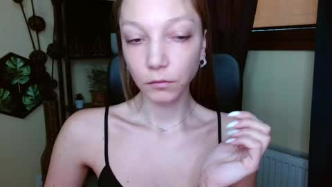 Snapshot of emilly_xkiss chatting on March 18, 2026, 6:38 am Emilly online show from March 18, 2026, 6:38 am