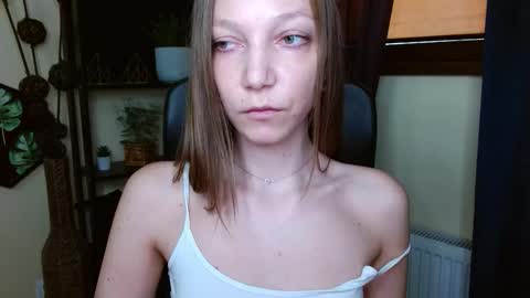 Snapshot of emilly_xkiss chatting on March 23, 2026, 6:28 am Emilly online show from March 23, 2026, 6:28 am