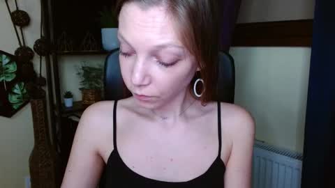 Snapshot of emilly_xkiss chatting on March 26, 2026, 6:46 pm Emilly online show from March 26, 2026, 6:46 pm