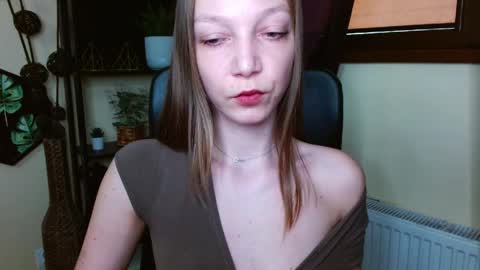 Snapshot of emilly_xkiss chatting on March 30, 2026, 5:19 am Emilly online show from March 30, 2026, 5:19 am