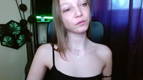 Snapshot of emilly_xkiss chatting on April 9, 2026, 6:13 am Emilly online show from April 9, 2026, 6:13 am