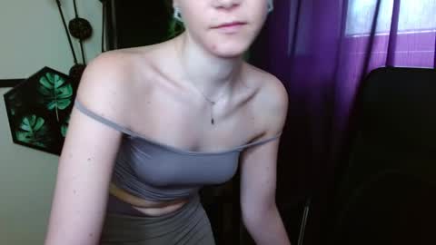 Snapshot of emilly_xkiss chatting on April 11, 2026, 7:13 am Emilly online show from April 11, 2026, 7:13 am