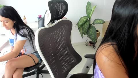 Emilly  online show from October 29, 2025, 1:46 pm