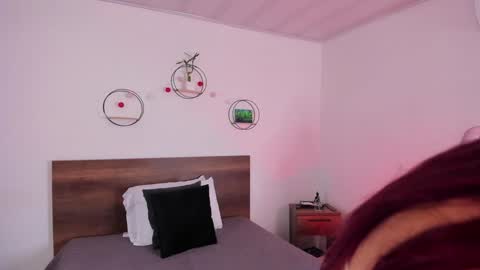 Snapshot of emillygonzalez chatting on December 19, 2024, 9:38 pm .  . online show from December 19, 2024, 9:38 pm