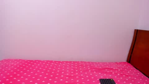Snapshot of emillygonzalez chatting on February 7, 2025, 1:47 am .  . online show from February 7, 2025, 1:47 am